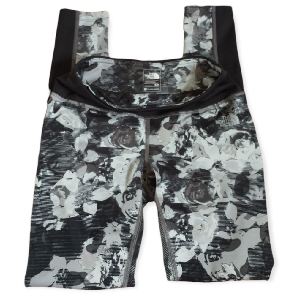 The North Face Women's Pulse Flashdry Tights in Black/Grey Floral | S